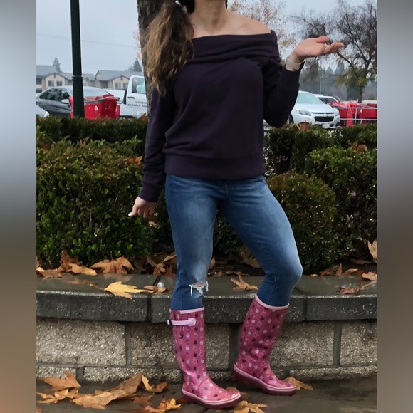 VICTORIAS SECRET SPORT Off the Shoulder Sweatshirt - Picture 2 of 9